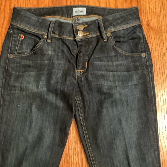 Hudson Jeans, Dark Wash, 5-Pockets, Pointed Flap & Button on Back 2, Size 28 - Picture 2 of 15